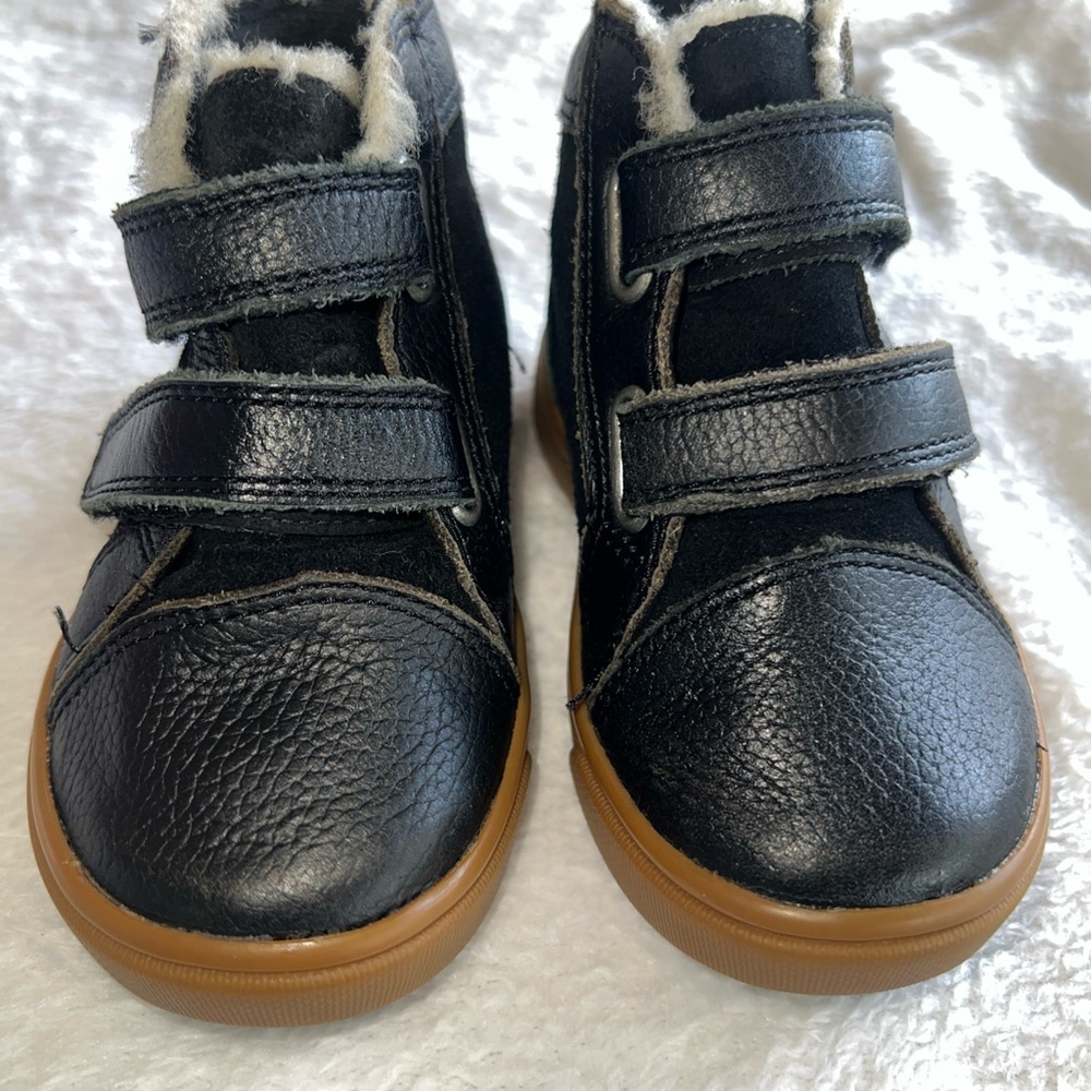 Toddler’s Black Leather UGG Shoes with Velcro